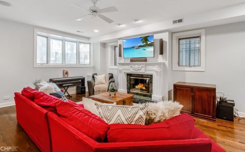 1512 Oakdale Ave, Chicago IL 60657-4011 exterior