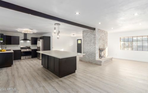 734 Carter Rd, Phoenix AZ  85042-5530 exterior