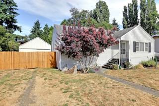 11212 26th Ave, Seattle, WA 98146-3417