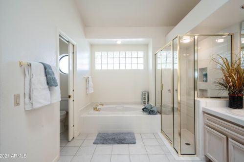 26014 Ribbonwood Dr, Chandler AZ  85248-8852 exterior