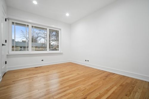 6300 Leroy Ave, Chicago IL  60646-4814 exterior