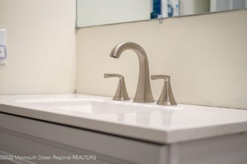 626 Berkeley Ave, Berkeley Township NJ 08721-3703 exterior