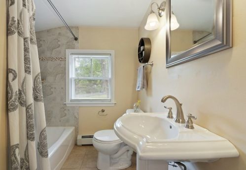 131 Pleasant St, Worcester MA 01609-3201 exterior