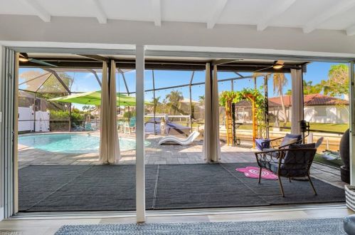 2120 Sandpiper St, Naples FL 34102-1505 exterior