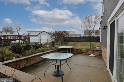 18 Trinity Ln, Blenheim NJ exterior