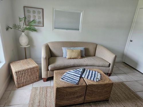 758 93 Ave, Naples FL 34108-2441 exterior