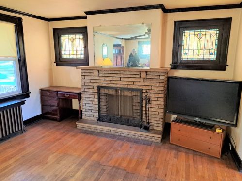 1305 Braddock Ave, Pittsburgh PA 15218-1638 exterior