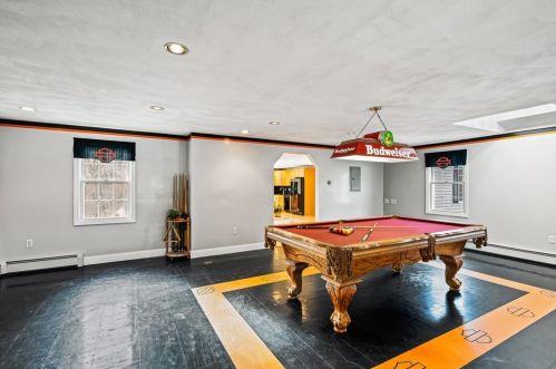 7 Azalea Ln, Peabody MA 01960-4602 exterior