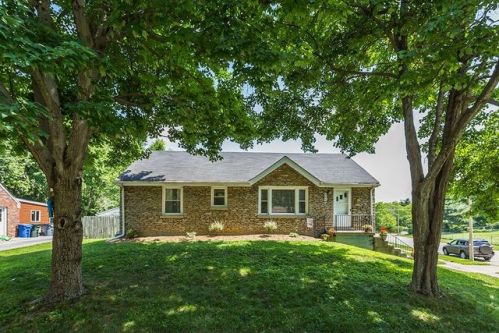 243 Lowry Ln, Lexington KY  40503-2655 exterior