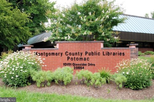 10409 Gainsborough Rd, Rockville MD 20854-2510 exterior