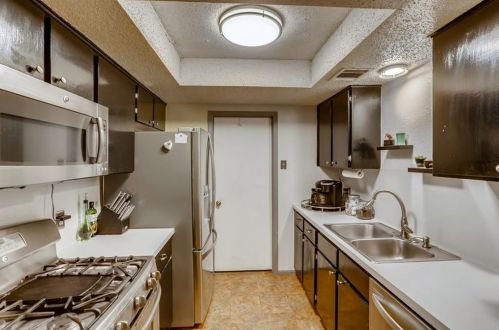 7717 Croftwood Dr, Austin TX 78749-3208 exterior