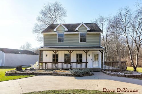 6169 2nd St, Kalamazoo, MI 49009-8863