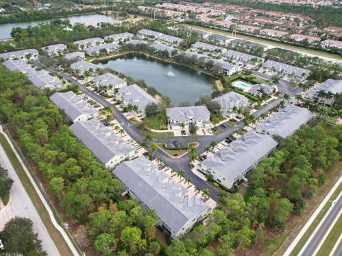 1445 Mariposa Cir, Naples FL 15104-7251 exterior