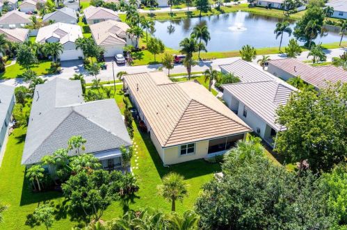 228 Coconut Key Way, Fort Pierce FL 34986-1912 exterior