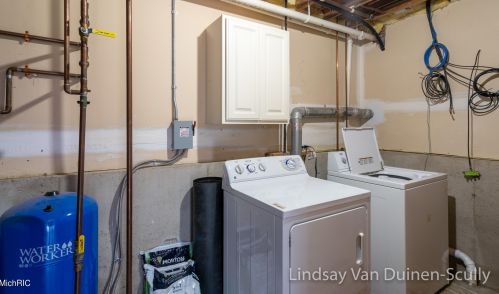 2194 Winston Vw Dr, Cedar Springs MI 49319-7931 exterior