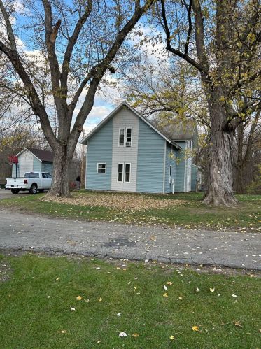 24564 6th Ave, Gobles, MI 49055-9122