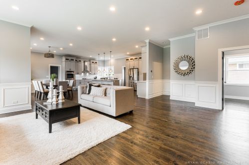 390 South St, Elmhurst, IL 60126-4118