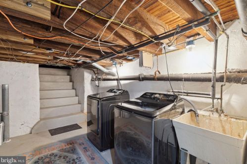 935 6th St, Philadelphia PA  19123-1405 exterior