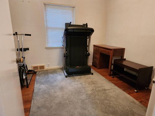 1926 Shettler Rd, Meskegon MI 49444-4255 exterior