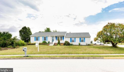 453 Columbus Ave, Littlestown, PA 17340-1519