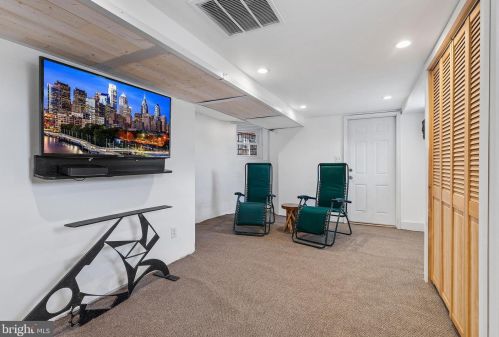 529 56th St, Philadelphia PA  19143-1925 exterior