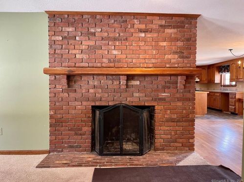 254 Jobs Hl Rd, Ellington CT 06029-2209 exterior