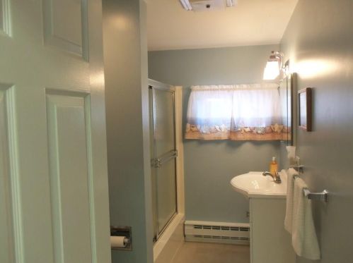 188 Allston Ave, Middletown RI 02842-5804 exterior