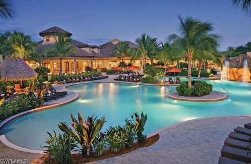 6044 Dogleg Dr, Naples FL 34113-1688 exterior