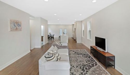 1837 Mozart St, Chicago IL 60647-5111 exterior