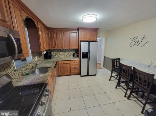 228 Bentley Ave, Trenton NJ  08619-3724 exterior