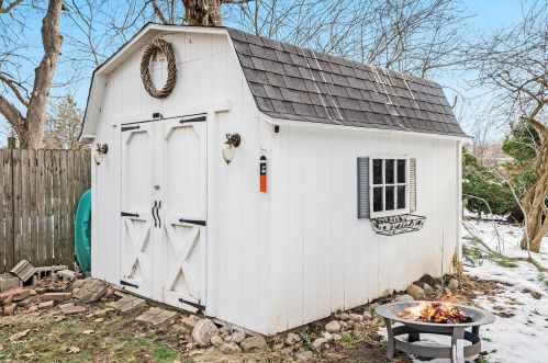 1122 Highgate Rd, Kalamazoo MI  49006-2774 exterior