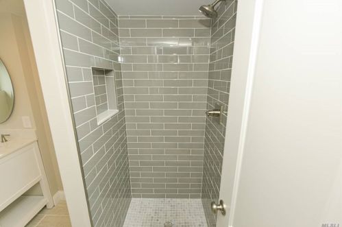 37 Astor Ct, Commack NY 11725-3723 exterior