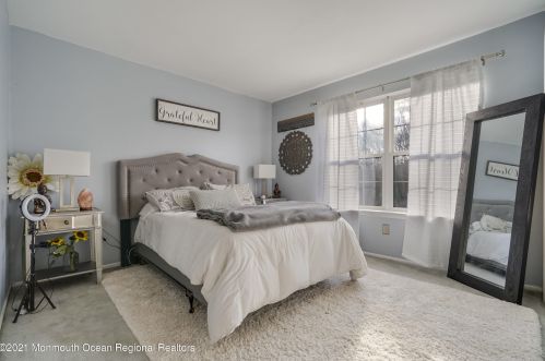 17 Cottonwood Dr, Jackson Twp NJ 08527-4940 exterior