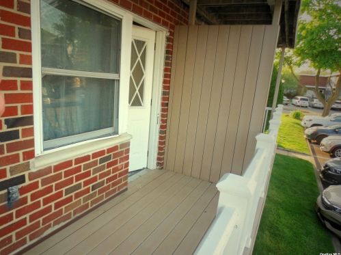 256 Farber Dr, Babylon NY 11704-5143 exterior