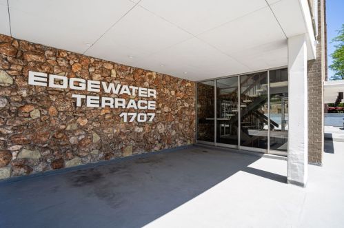 1707 Prospect Ave, Milwaukee WI 53202-1967 exterior