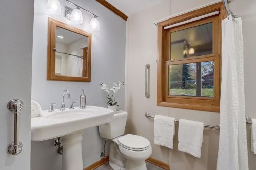 512 Morningside Ave, Madison WI  53716-1737 exterior