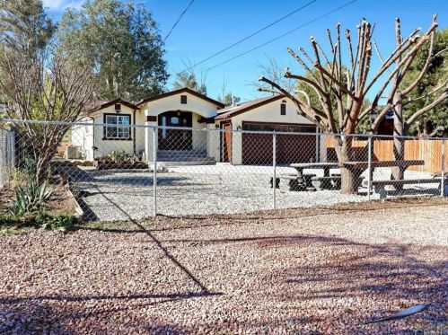 24 A St, Perris CA 92570-1962 exterior