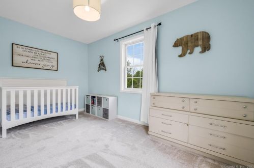 13 Pheasant Hl Dr, Enfield CT 06082-3948 exterior