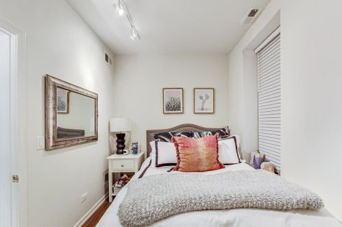 1112 Damen Ave, Chicago IL 60622 exterior