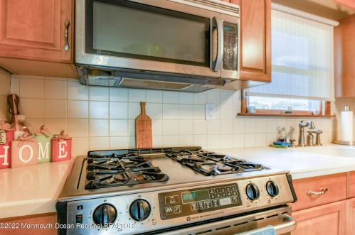 26 Laurelton Ave, Jackson Twp NJ  08527-2437 exterior