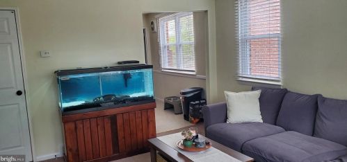 624 Borbeck Ave, Philadelphia PA 19111-3104 exterior