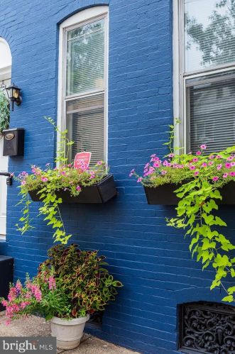 457 Plum St, Lancaster, PA 17602-3709