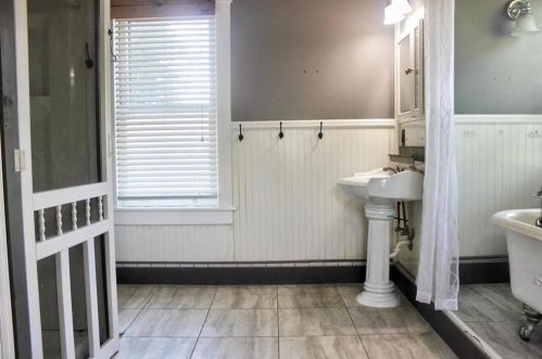 7192 Pa Rte 873, Slatington PA 18080-3401 exterior