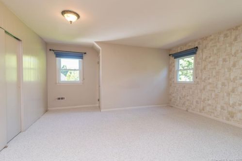 8 Cross St, Greenwich CT 06831-5006 exterior