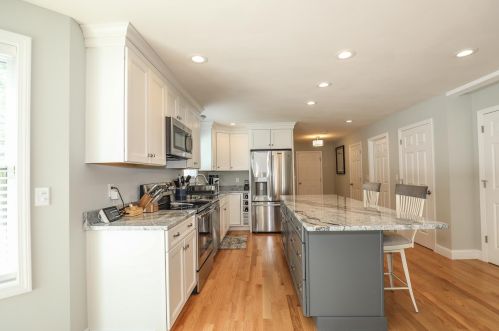 62 Hoit Rd, Concord NH  03301-1804 exterior