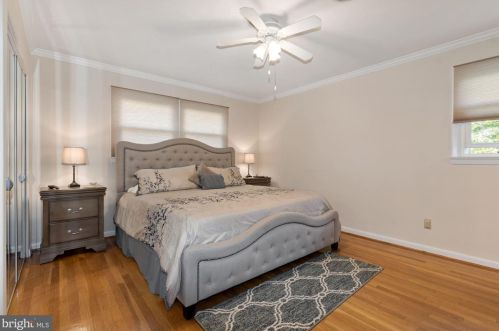 11837 Enid Dr, Rockville MD 20854-3454 exterior