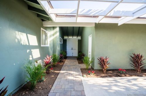 14291 Prospect Ave, Tustin CA  92780-2316 exterior