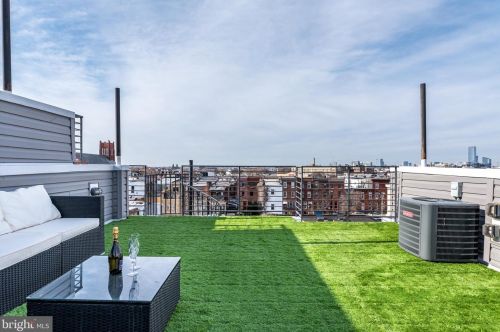 1413 Darien St, Philadelphia PA 19147-5726 exterior