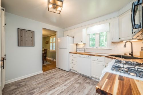 564 Sunset Dr, Pittsburgh PA  15228-2550 exterior