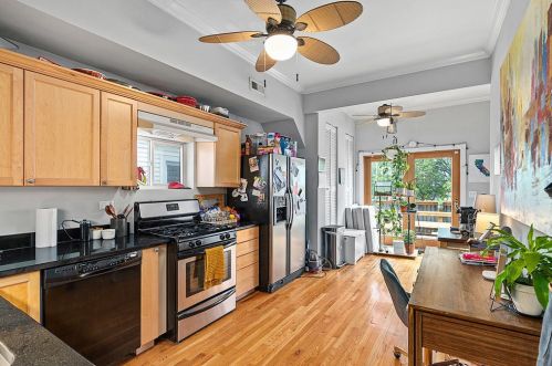 3046 Leavitt St, Chicago IL 60618-8114 exterior